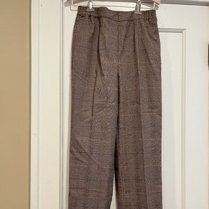 Tog Shop pull-on slacks with 2 back pockets